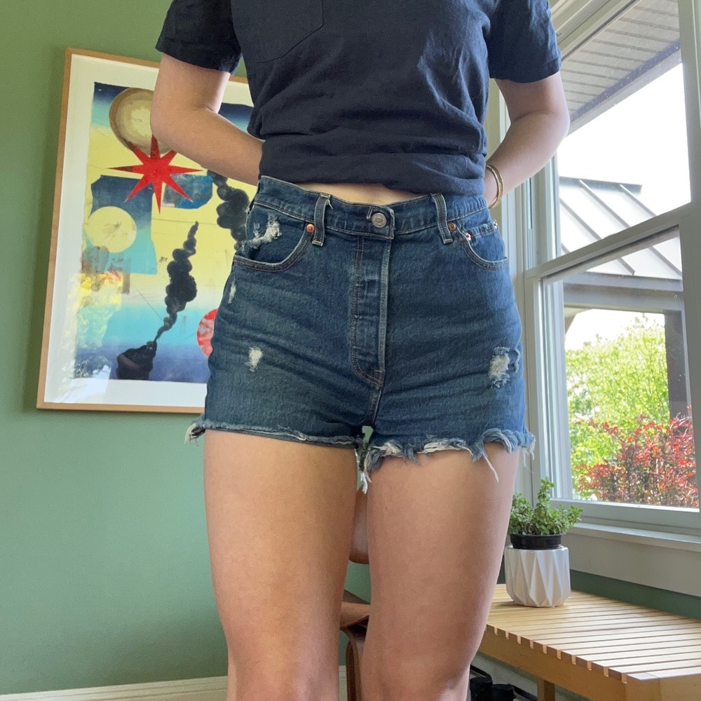 Levis Ribcage Shorts